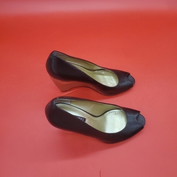 Nine West Yamaris Black Wedge Peep Toe Pump 7M Shoes - Picture 5 of 11